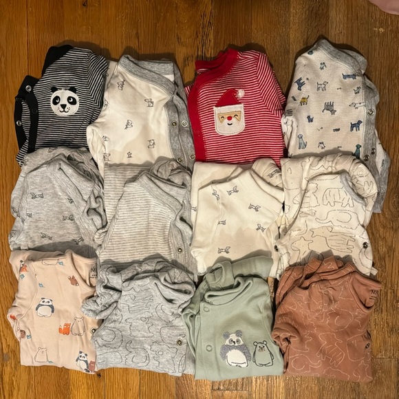 12 Pcs Sleeper Footies sz 6-9 months